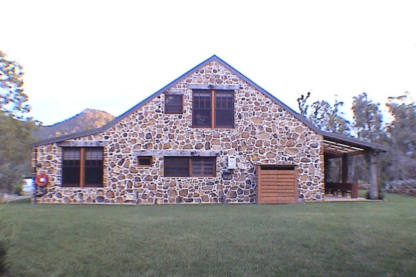 Natural Stone Walls - A Uniquely Created, Natural Architectural ...